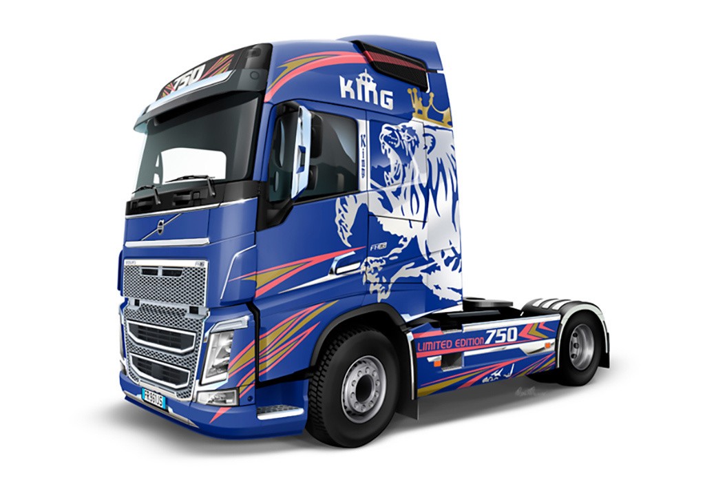 Italeri 1:24 Volvo FH 16 Globetrotter - medium roof Plastic Model Kit