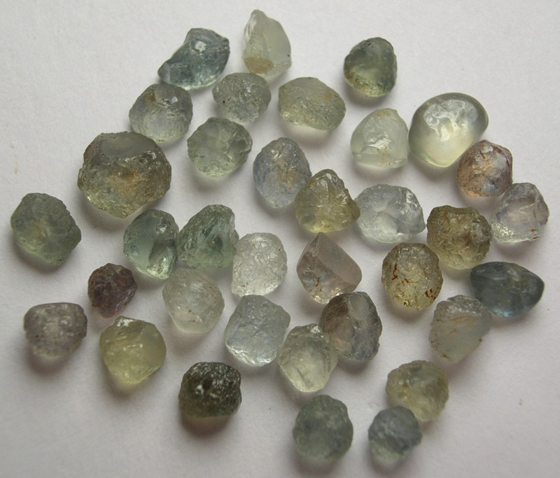 SAPPHIRE, CLEAN MIXED COLOR ROUGH FOR FACETING, ROCK CREEK, MONTANA, U.S.A.
