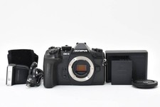 Olympus OM-D E-M1 Mark II Body and Battery Charger Set