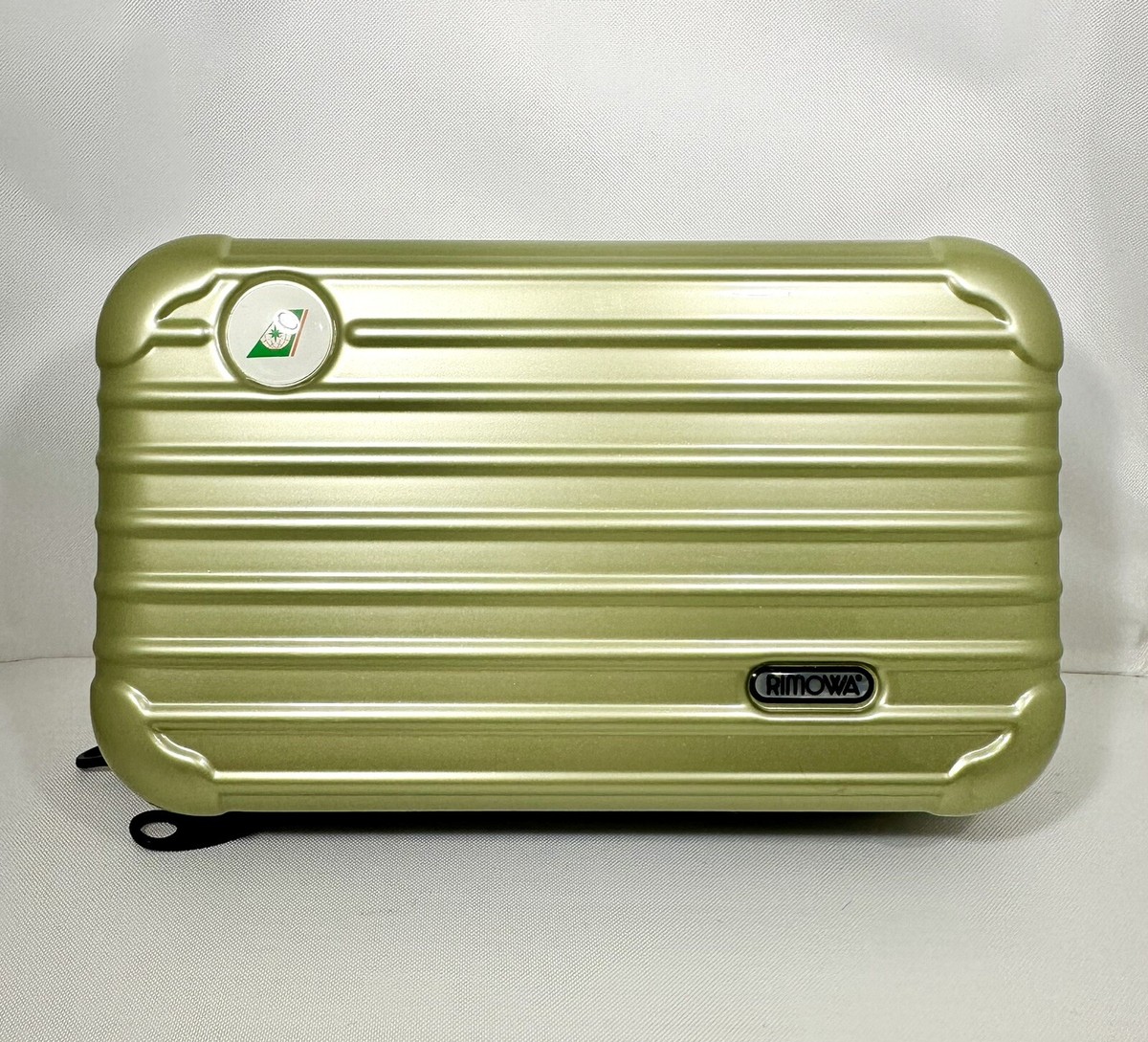 Rimowa First Class Amenity Toiletries Case Metallic Light Rimowa First Class Amenity Toiletries Case Metallic Light