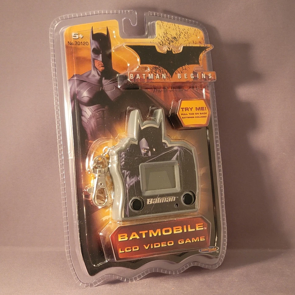 Batman Begins DC Comics Batimóvil LCD Videojuego Llavero Dije NUEVO Foto 2 de 4