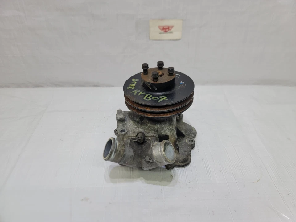1981-1985 Mercedes-Benz 380SL Coolant Water Pump w/ Pulley OEM 1172010101 Foto 3 de 4