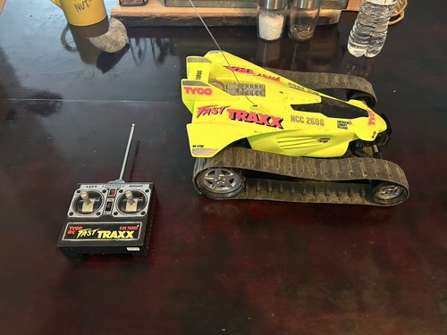 Tyco Yellow Remote Control Fast Traxx . - 第 1/3 張圖片