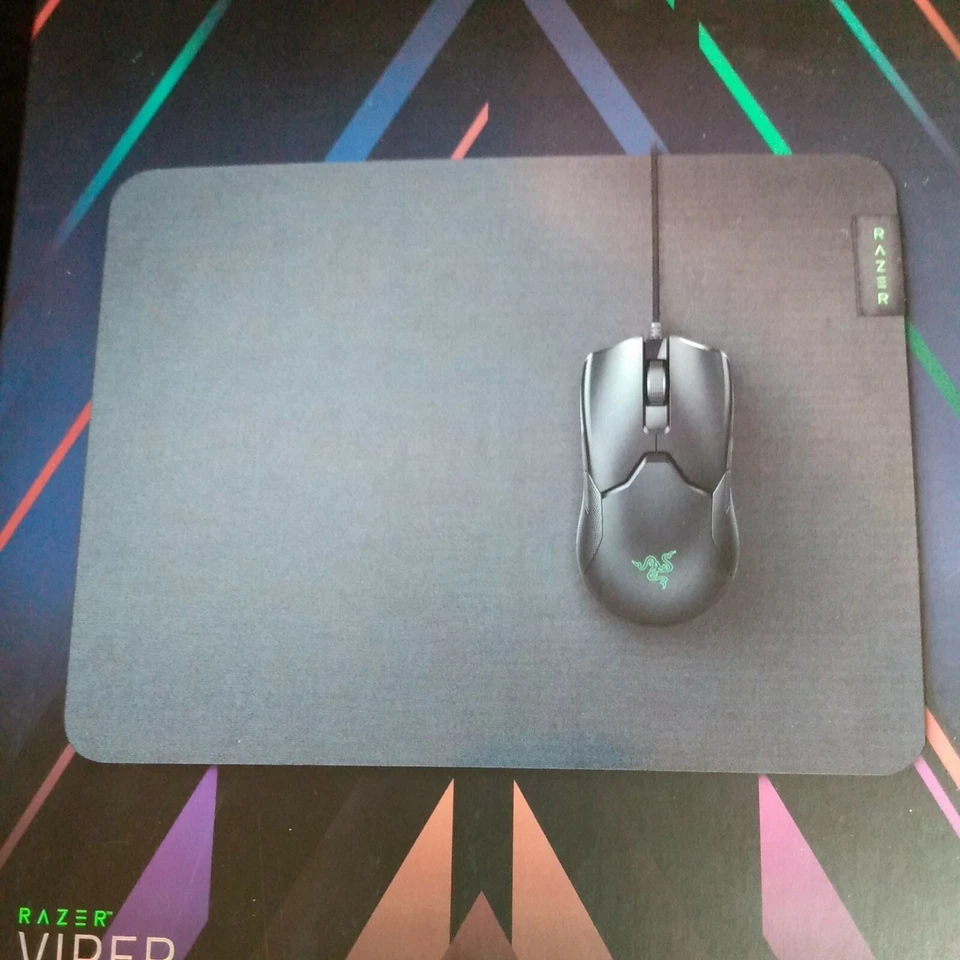 Razer Victory Bundle - Gaming Viper Wired Mouse & Gigantus V2 Mat - w/ Gamepass - Image 3 of 4