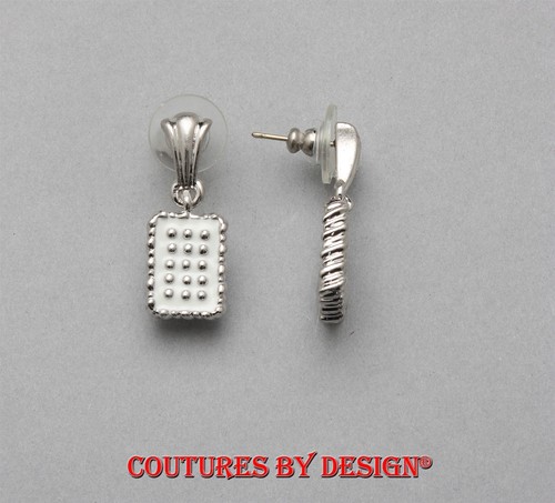 Orecchini pendenti St John Knits moderni smalto bianco e argento post nuovi con etichette prezzo consigliato dal produttore $ 130 - Foto 1 di 2