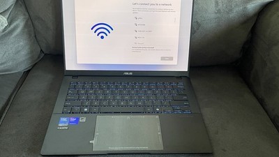 Asus OLED  Q423SA-U5512 14 