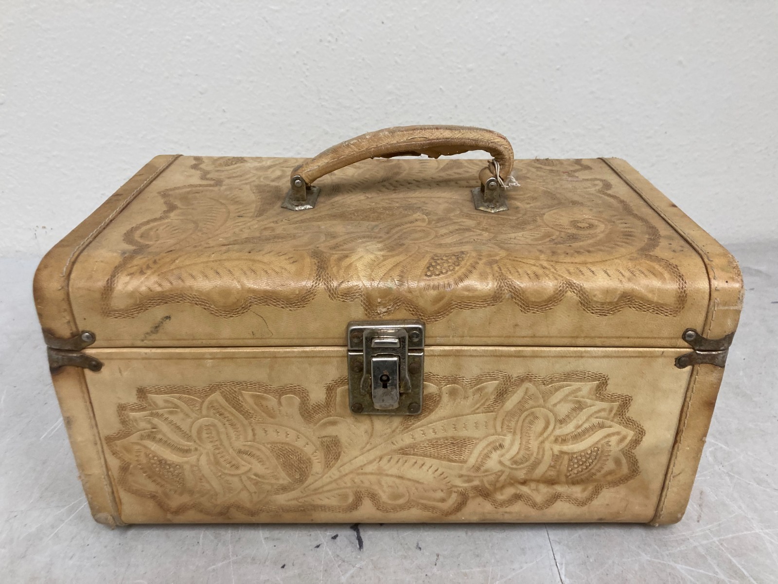 Vintage Hand Tooled Leather Train Case Made In Mexico Luggage Mirror