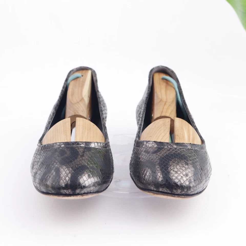 Zapato Vera Wang Mujer Ballet Plano Talla 7 Gris Metálico Cuero Negro Piel de Serpiente Foto 4 de 4