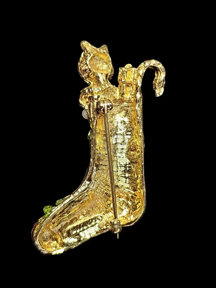 Signed SWOBODA Cat Christmas Stocking Pin Brooch Natural Peridot Ruby Gold Tone - Image 3 of 4