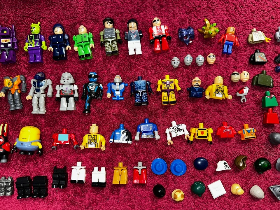 LOTE de minifiguras y piezas de figuras Kre-O y MEGA. ¡Más de 50 piezas! Foto 4 de 4