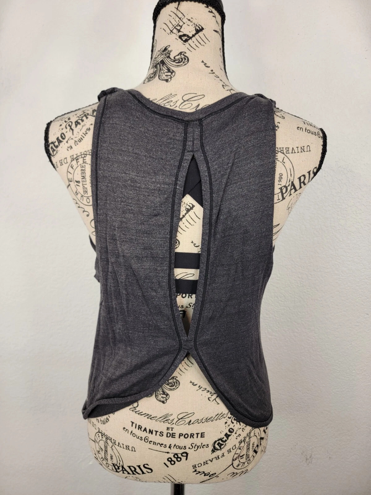 lululemon 2 in 1 twist and reach activewear sport bra shirt tank-top