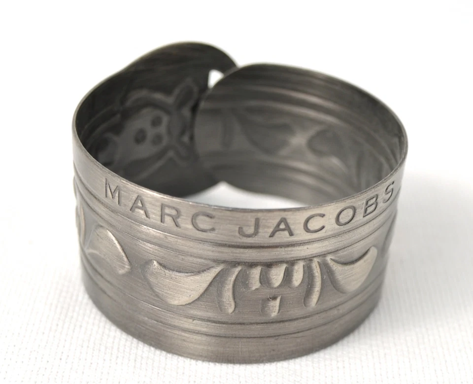 Brazalete Brazalete Ajustable Tribal Plata Gunmetal MARC JACOBS NUEVO Foto 4 de 4