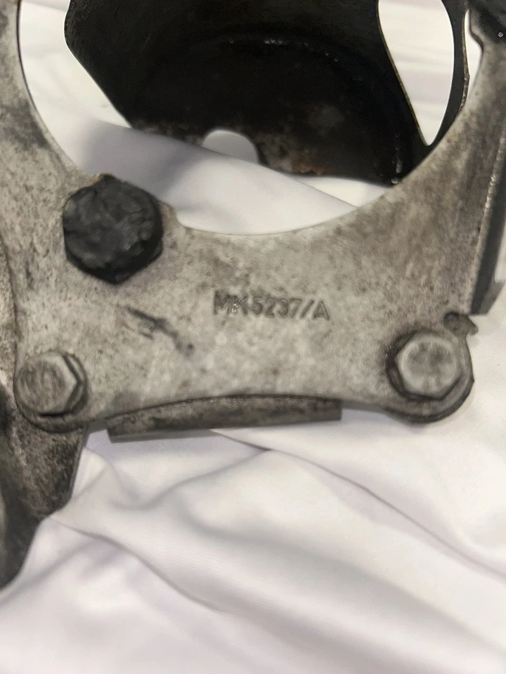 2002 BMW 330ci 325ci 325i 330i E46 Air Injection Smog Pump Holder  11721714230  - Image 2 of 3