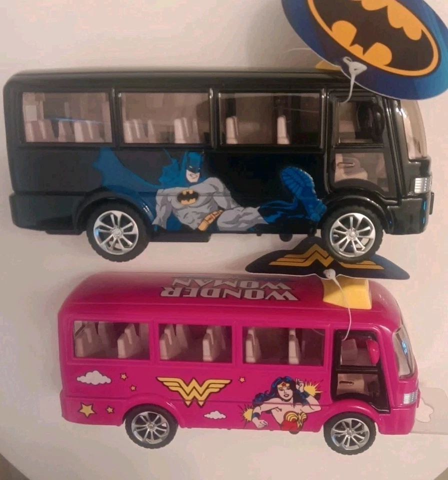 NWT Set of 2 BATMAN & WONDER WOMAN HTF Diecast Pullback Busses - GREAT GIFT - Image 3 of 4