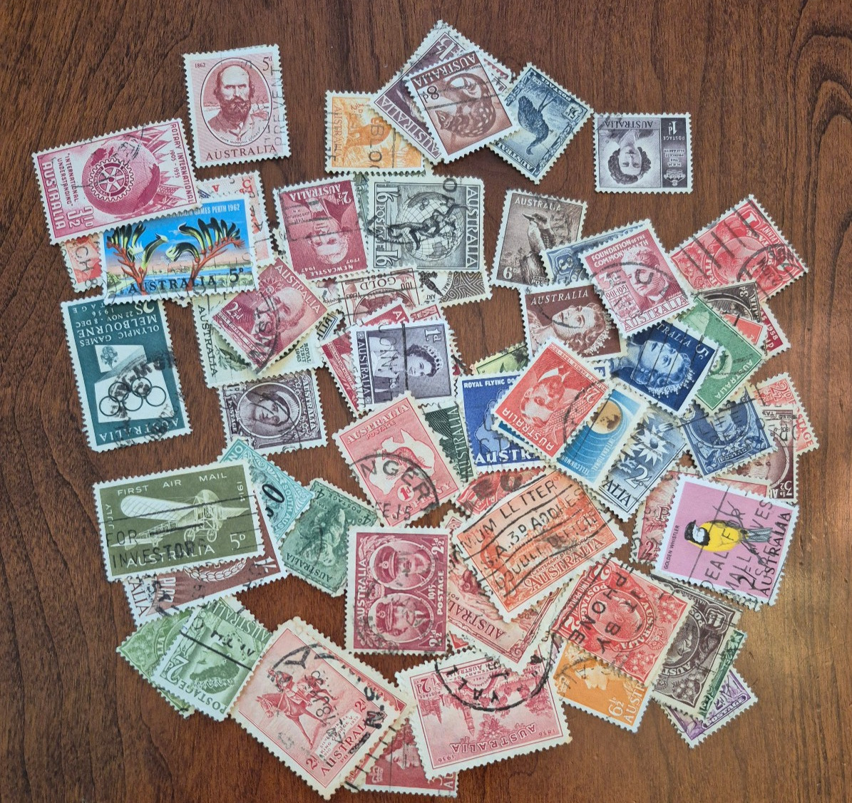 Lot of 75 different mostly pre-decimal (pre-1966) stamps from Australia