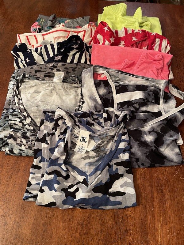 Lot Of Medium Women’s Short Sleeve/sleeveless Tops 9 Pieces