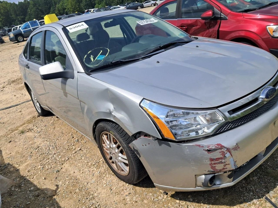 Agujero de llave de maletero/portón trasero sin alerón para 08-09 FOCUS 2641733 Foto 2 de 4