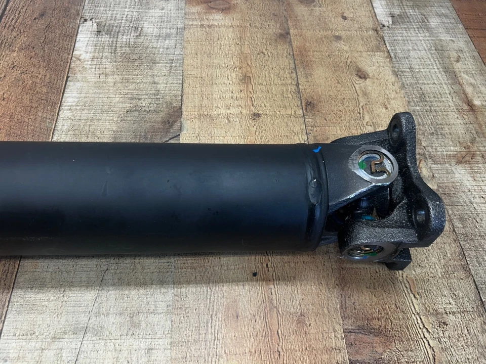 Conjunto de eje de transmisión trasero Ford Crown Victoria 03-11 Mercury Grand Marquis Foto 3 de 4