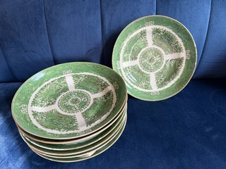 18th Century Chinese Set Of Seven Green Fitzhugh Export Porcelain Bowls