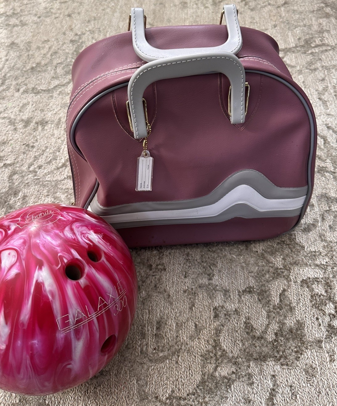 Vtg Galaxie 300 Bowling Ball Women&rsquo;s 12lb  Pink Marble Swi
