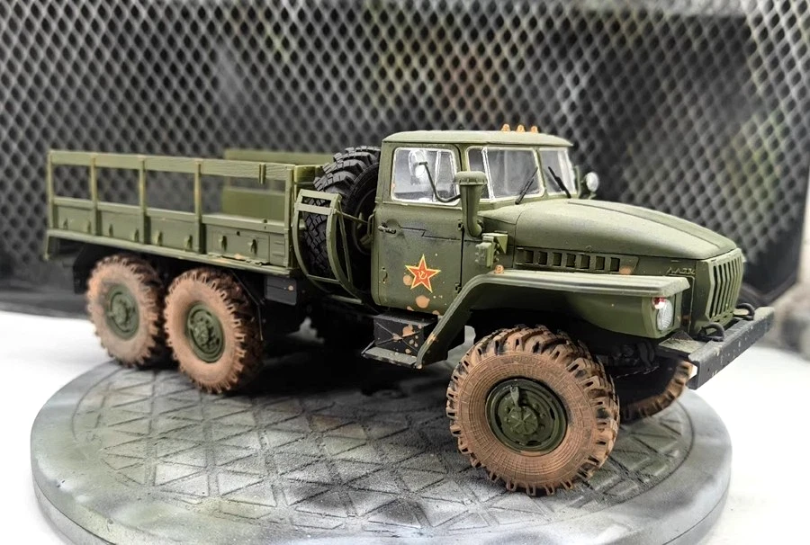 1/35 Russian URAL-4320 Truck Pro Build Finished Display
