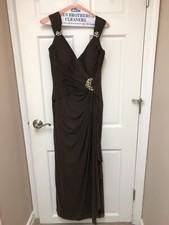 Mother Of The Bride Dress Size 8p tag shows 12 fits like 8 Petite .
