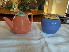 Lindt Stymeist Colorways Creamer and Sugar. NWT.