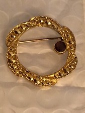 Vintage Estate Goldtone Round Wreath Shaped Brooch with Red Faceted Rhinestone