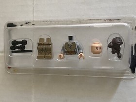 LEGO Star Wars MiniFigure Rey&rsquo;s Speeder NEW ROBE STAFF Helmet(used) 75099