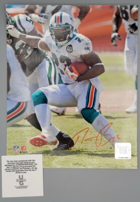 Ronnie Brown signed Miami Dolphins football 8x10 photo Proof COA autographed Ronnie Brown signed Miami Dolphins football 8x10 photo Proof COA autographed