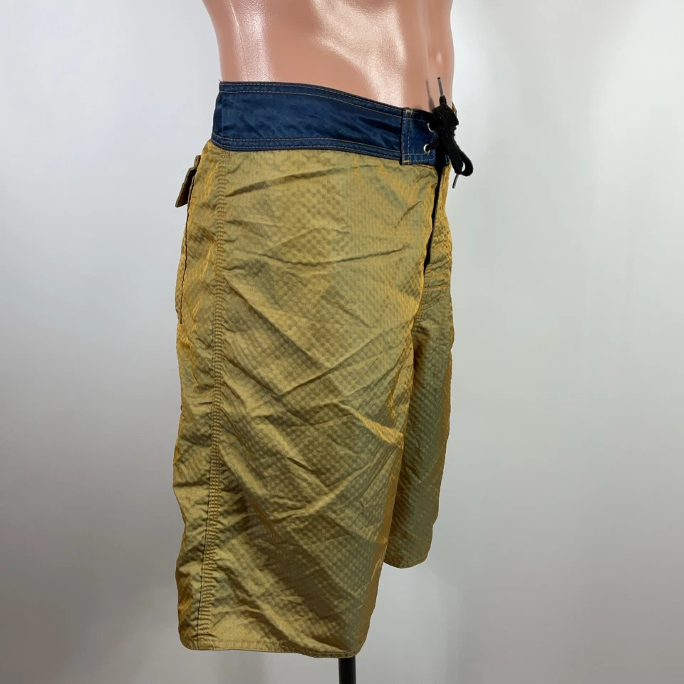 Vintage QUICKSILVER Gold 3M Holographic Checkered 33 Nylon Board Shorts Baggy - Image 4 of 4