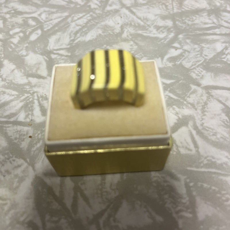 bakelite ring vintage