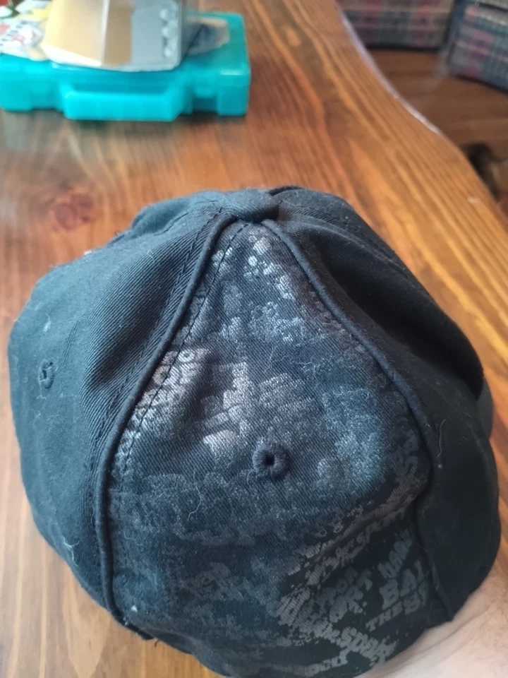 Gorra de béisbol Tapout totalmente negra ajustada talla pequeña mediana Foto 4 de 4