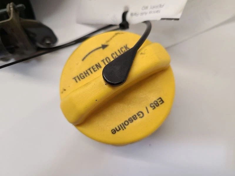 Dodge Journey 2009-2012 puerta de llenado de combustible azul Foto 4 de 4