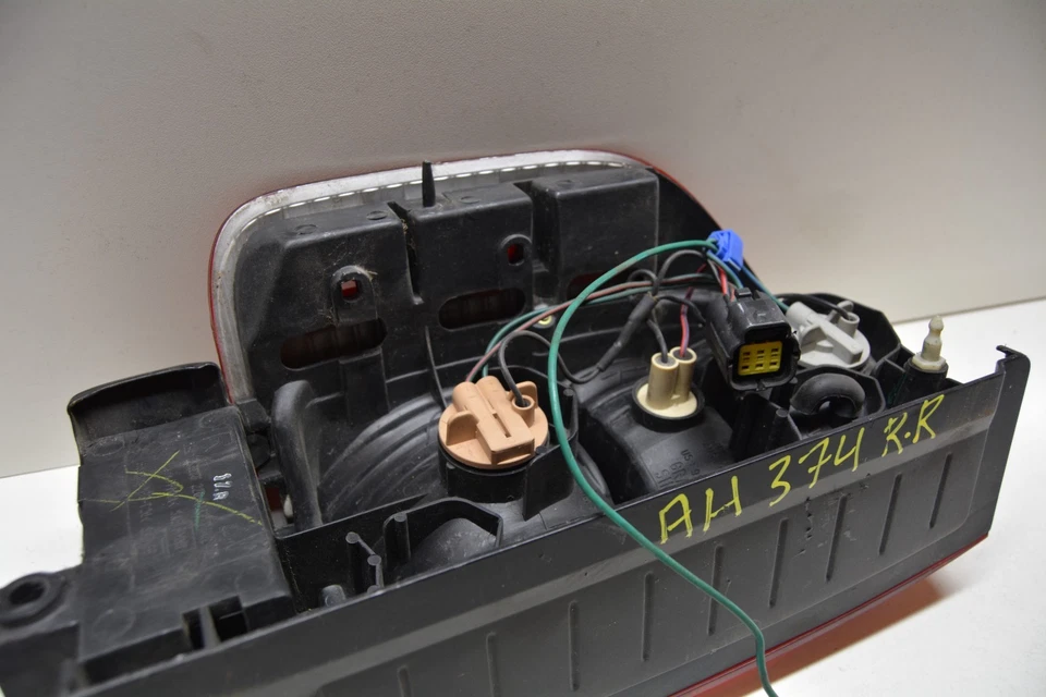 ISUZU RODEO 2000-2004 LUZ TRASERA DERECHA PASAJERO LADO LUZ TRASERA OEM, 166-60391 Foto 4 de 4