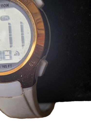 Armitron Damen Digitaluhr Goldfarbene Lünette Wasserdicht 165ft Sport - Bild 8 von 11