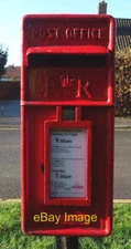 Photo 6x4 Close up, Elizabeth II postbox on St Helen's Road, Pocklington  c2021