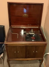 Victrola Working VV 210 Victor Talking Machine VV-210