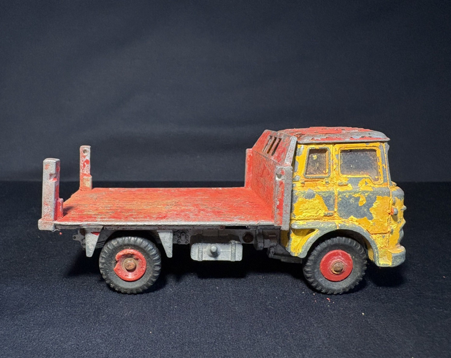 Dinky 435, Bedford TK Tipper - Free Price Guide & Review
