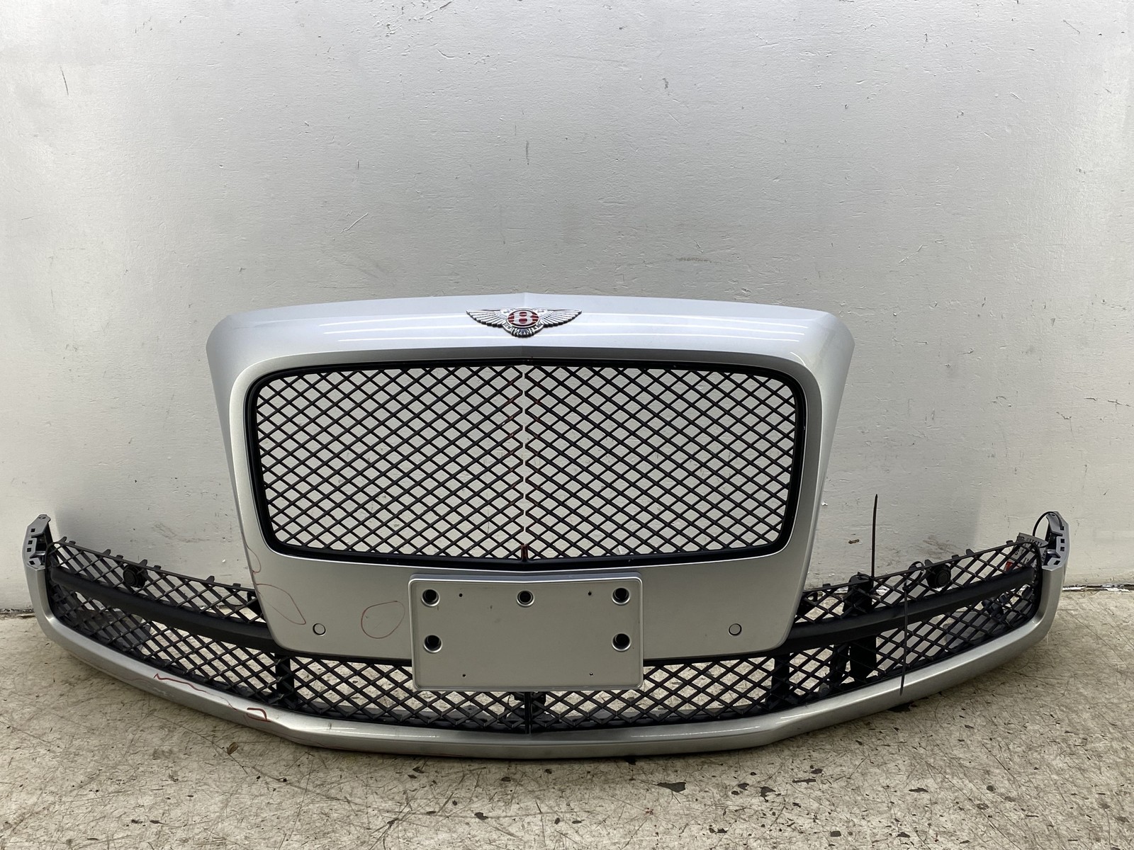 2014-2019 BENTLEY FLYING SPUR RONT BUMPER COMPLETE W/GRILLS & PARKING SENSORS