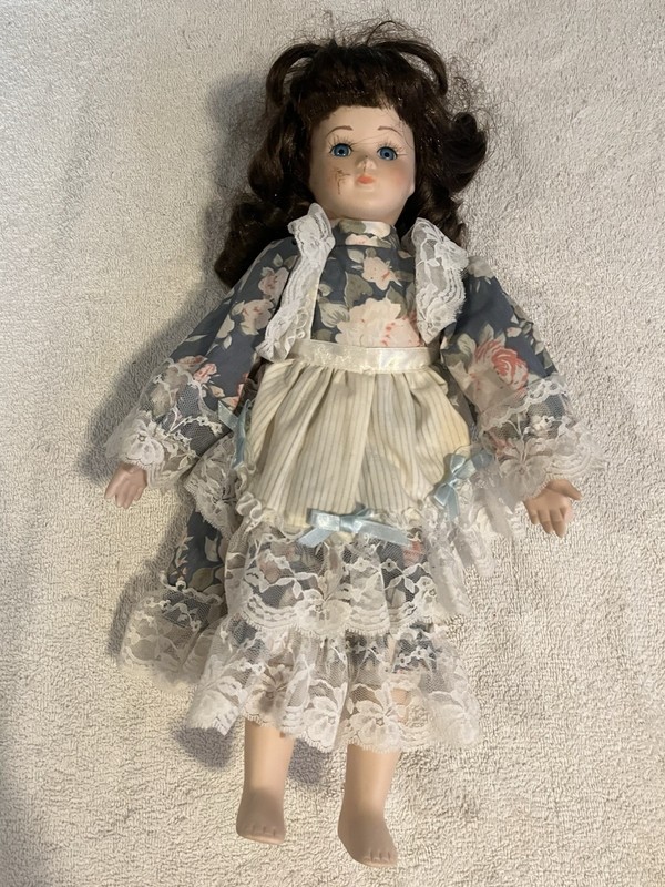 Haunted Paranormal 15" House of Lloyd 1991 Doll - Sheila  positive eyes follow