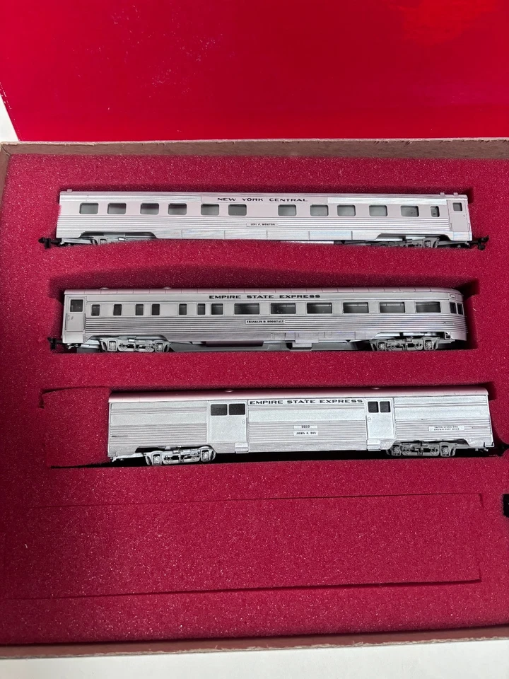 Con-Cor New York Central System HO Scale 8-Piece Empire State Express #0004 - Image 2 of 4
