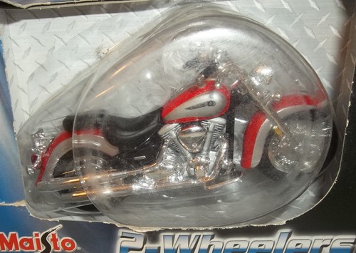 2001 MAISTO 2 WHEELERS 1:18 RED SILVER 1999 YAMAHA ROAD STAR - Picture 2 of 14
