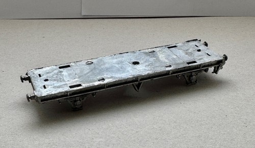 FOUR WRENN OO Mazak wagon chassis LWB,Ore,Brake, Standard NEW +16 Axle Inserts - Picture 12 of 15
