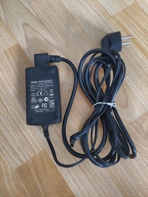 DVE Switching Adapter DSA-0421S-28 100-240V 50/60Hz 1,2A 32V 1,3A Netzteil