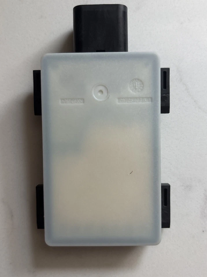 OEM | 2020 -- 2022 Kia Telluride Blind Spot Module Sensor #99140-S9160 - Image 3 of 4