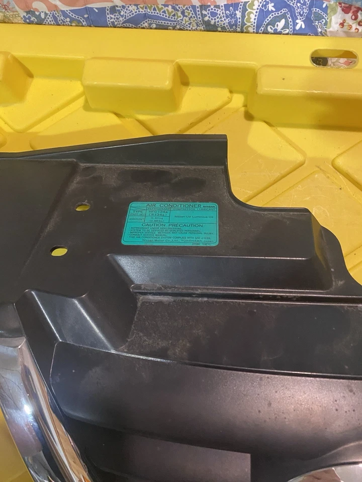 2011-2017 年日产 Juke Upper Middle Grille Rill Grile Gril — 第 3/4 张图片