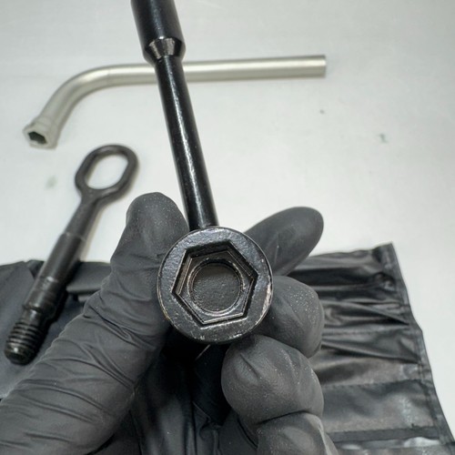 π 08-24 AUDI S5 B9 TYRE EMERGENCY TOOL KIT TOW HOOK BOOT TRUNK STORAGE SET OEM - Picture 9 of 13