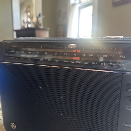 TESTED WORKING Superadio Long Range Wide Band AM FM GE Super Radio 7-2887A - Picture 4 of 12