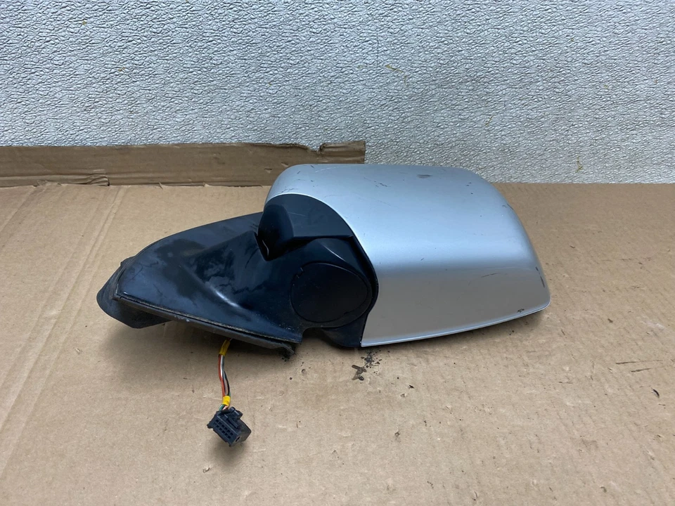 2001 - 2003 BMW 5-Series 525i 530i Left Driver Door View Mirror U8414 DG - Image 4 of 4